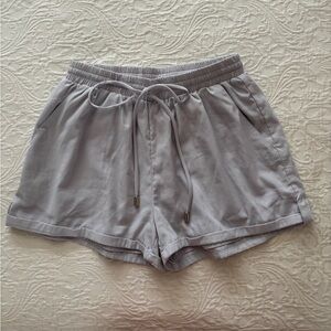 Wren & Willa Women's Light Gray Elastic Band Shorts S